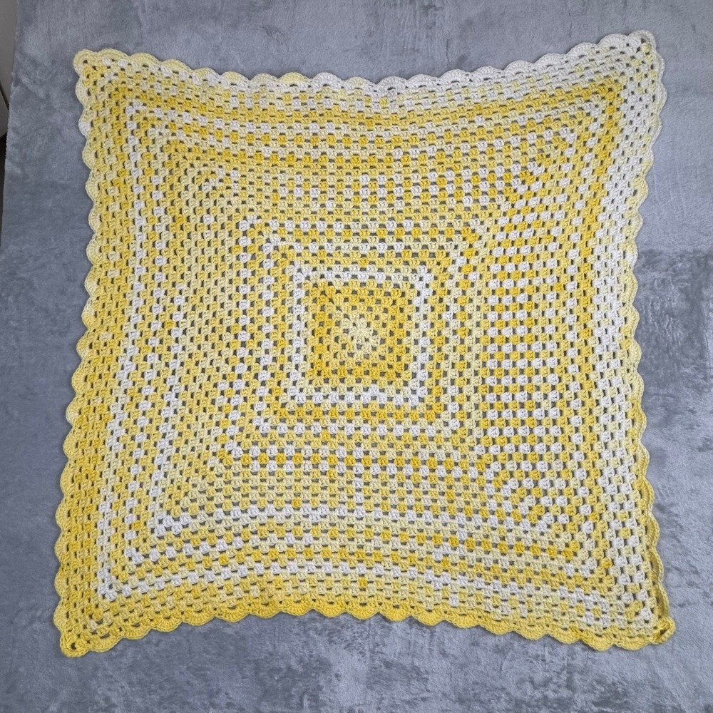 Handmade Crochet Granny Square Baby Blanket Yellow White Scalloped‎ 32 X 32